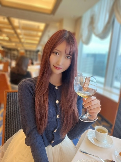 美波 ななみ