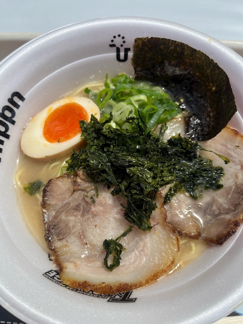 黒輝 りさ