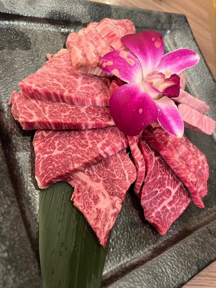 あや
