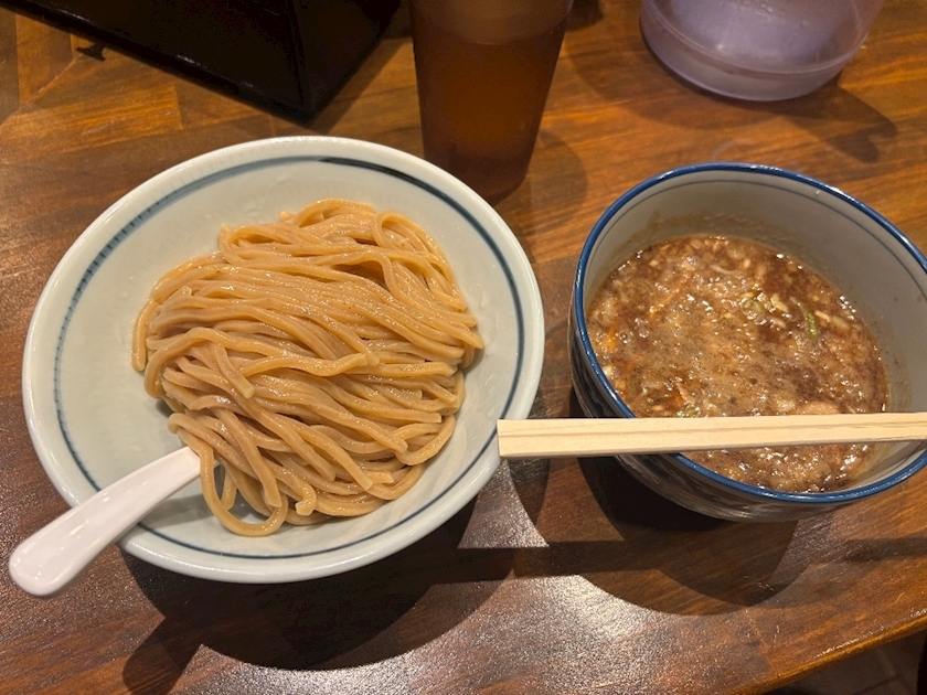 めい