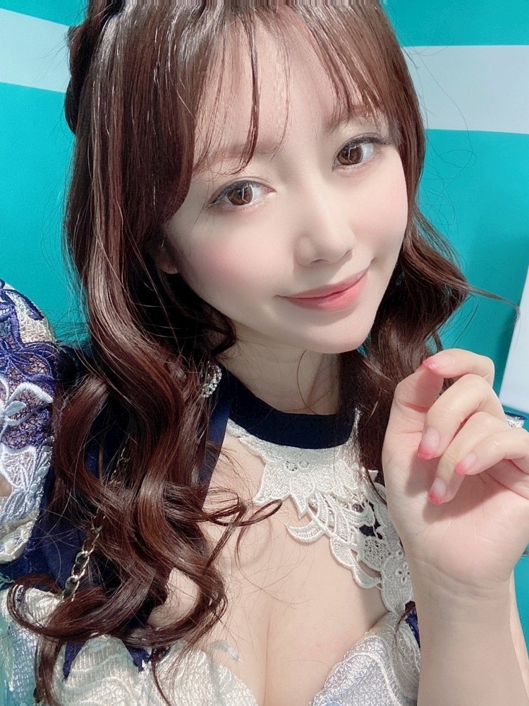 妃 えりな