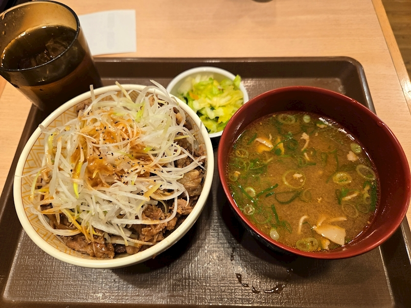 エミ （スタッフ）