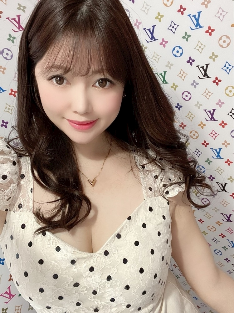 妃 えりな