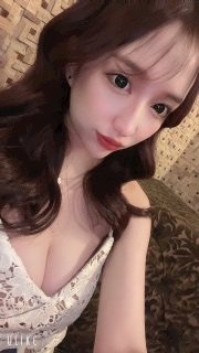 由依