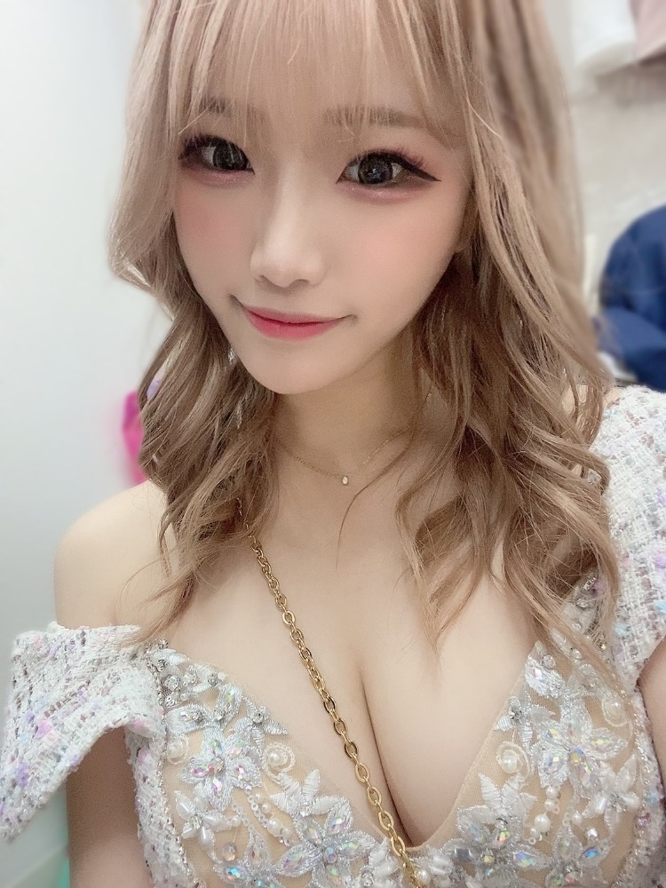 葉月 ひろみ