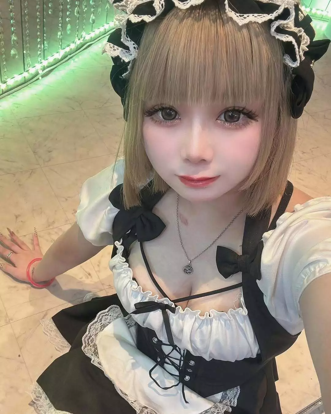 にこ