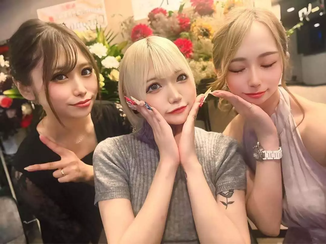 めい