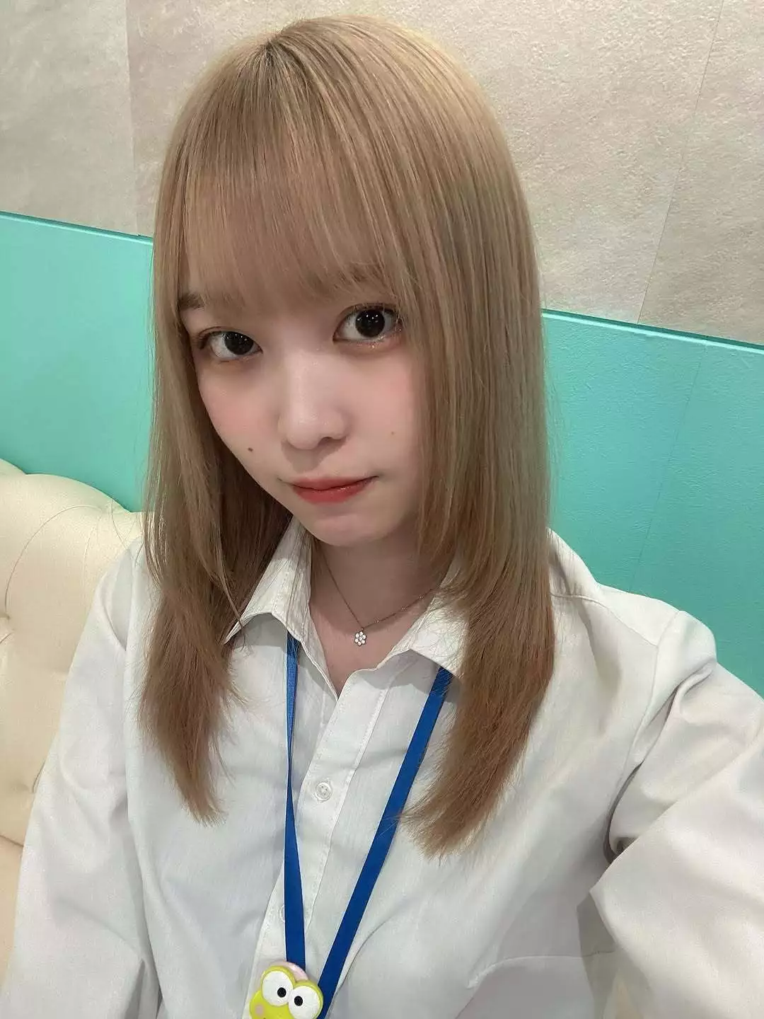 にこ