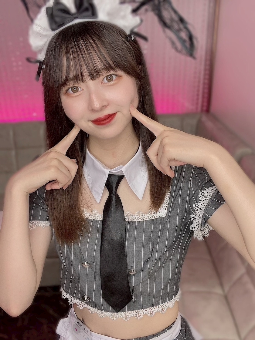 な つ