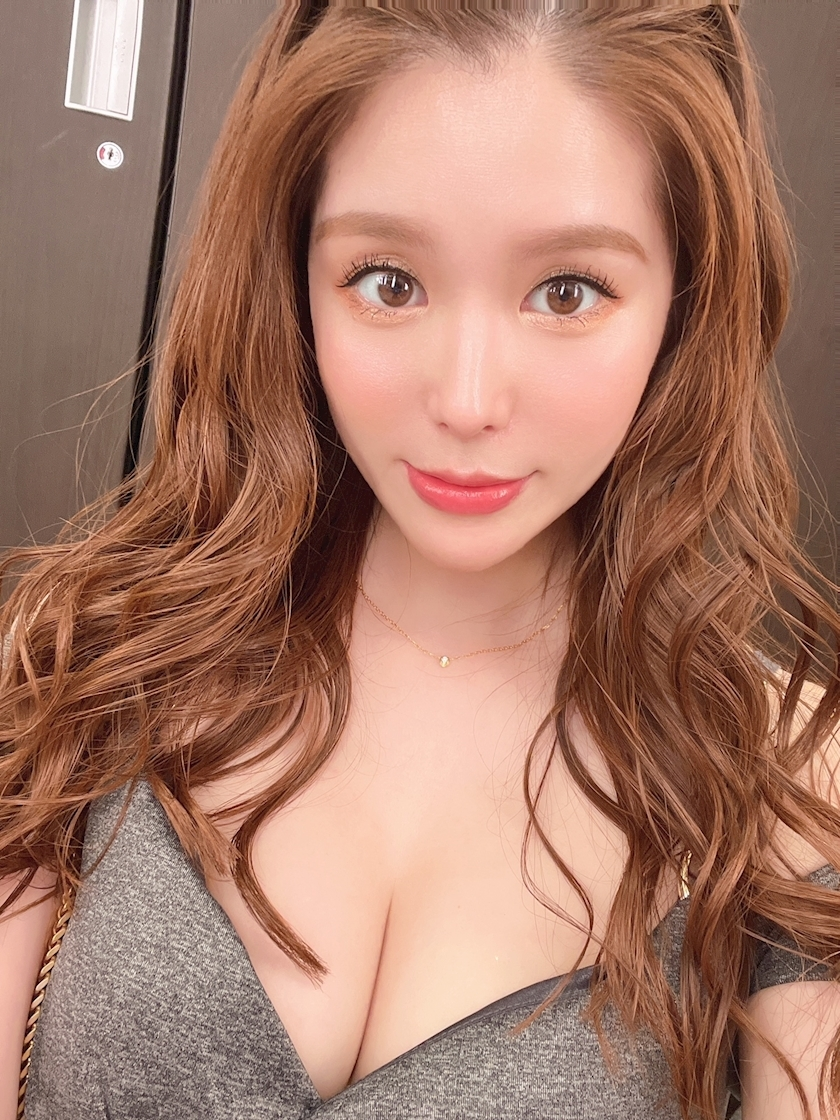 黒輝 りさ