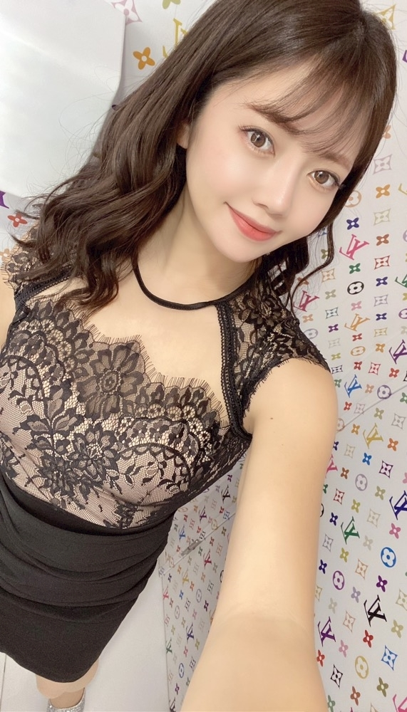 妃 えりな