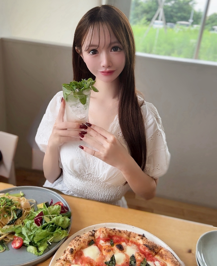 葉月 りほ