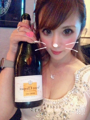一咲 エム