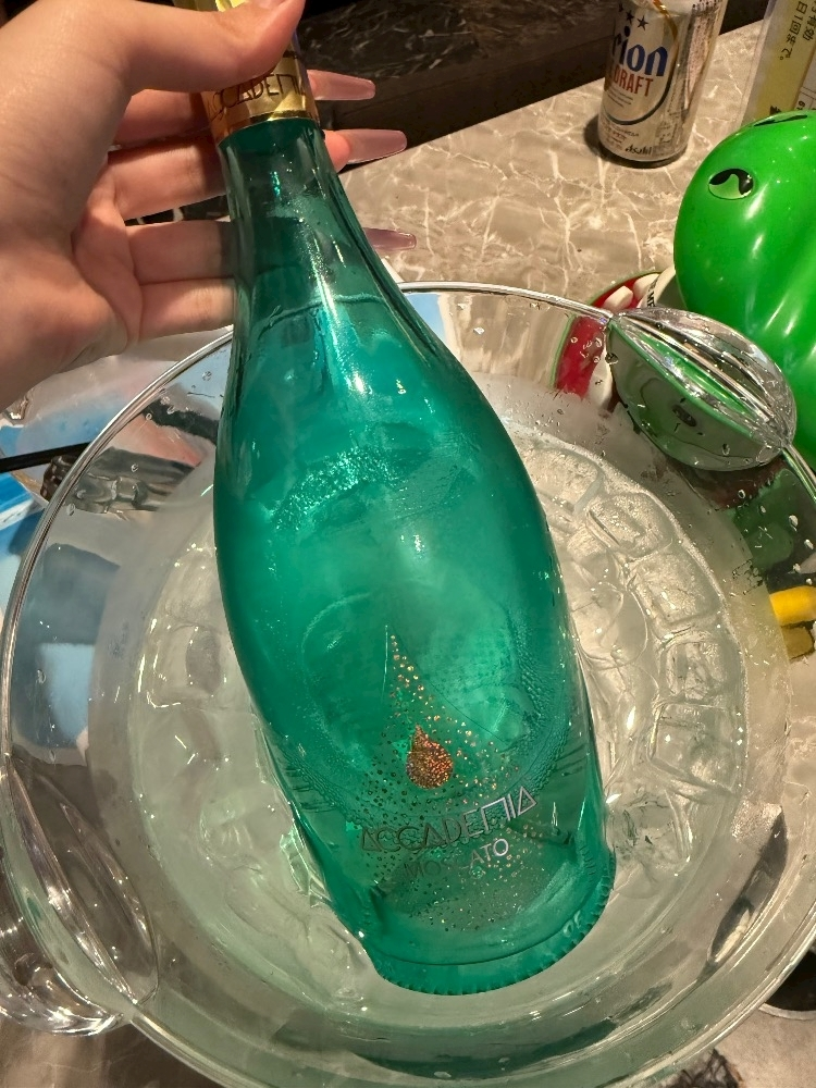 ティラノまな