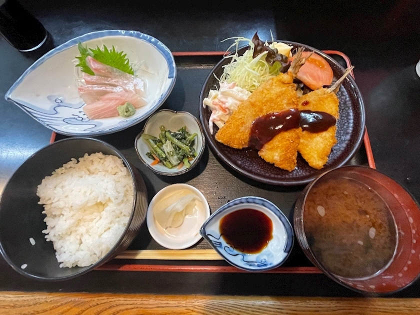 朝倉 しおり