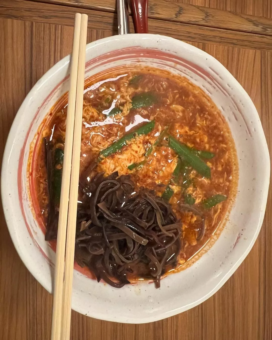 マユ
