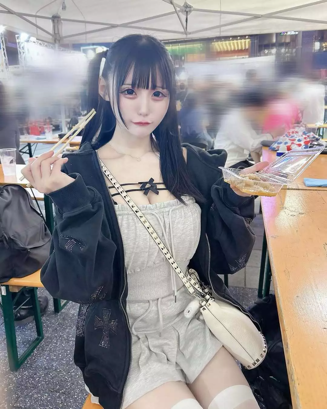 水無月 ゆゆ
