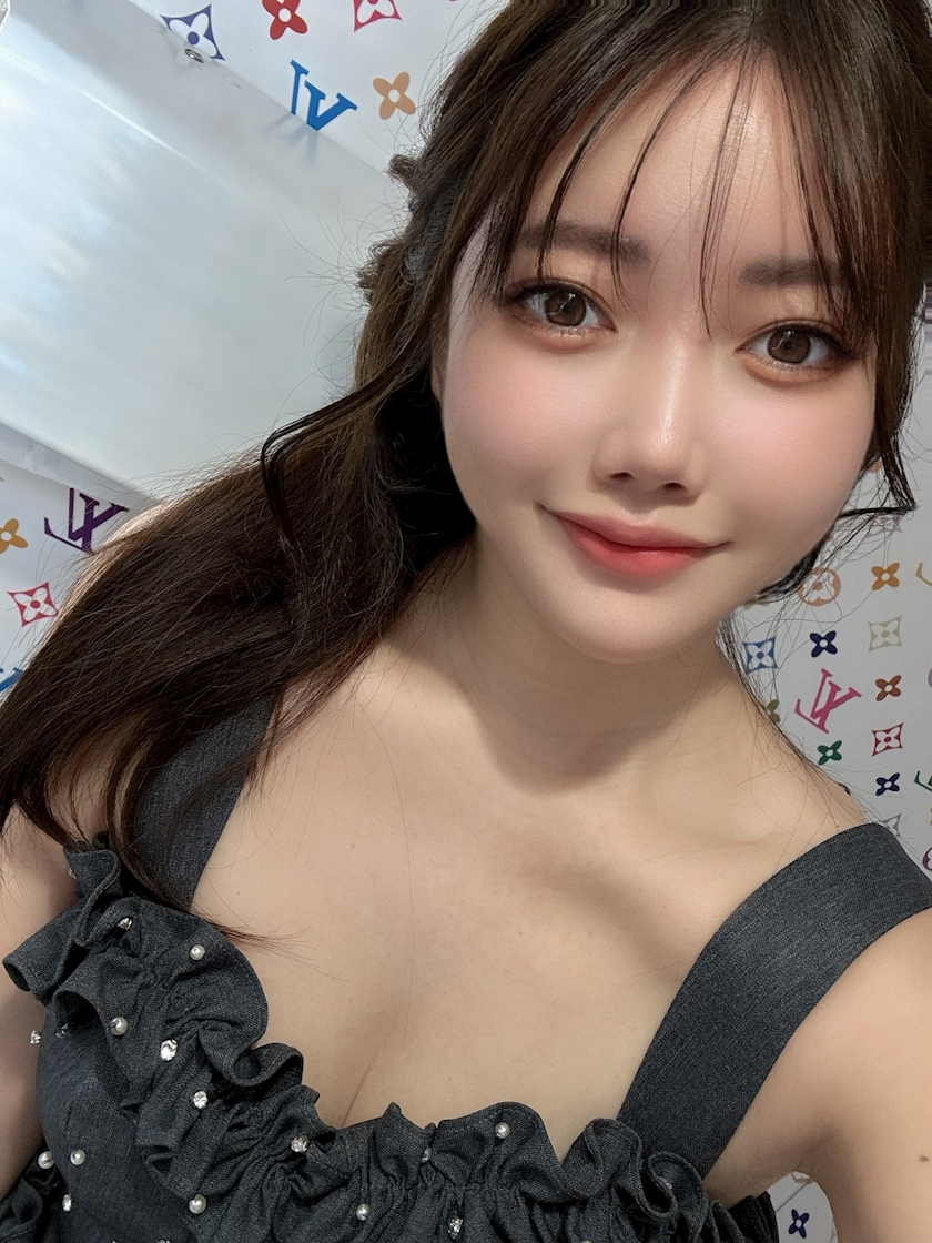 妃 えりな