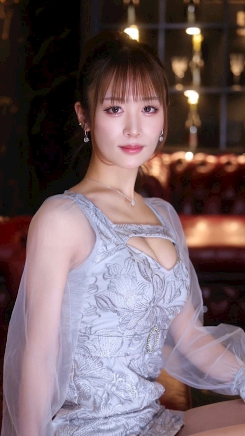 愛羽 仁美