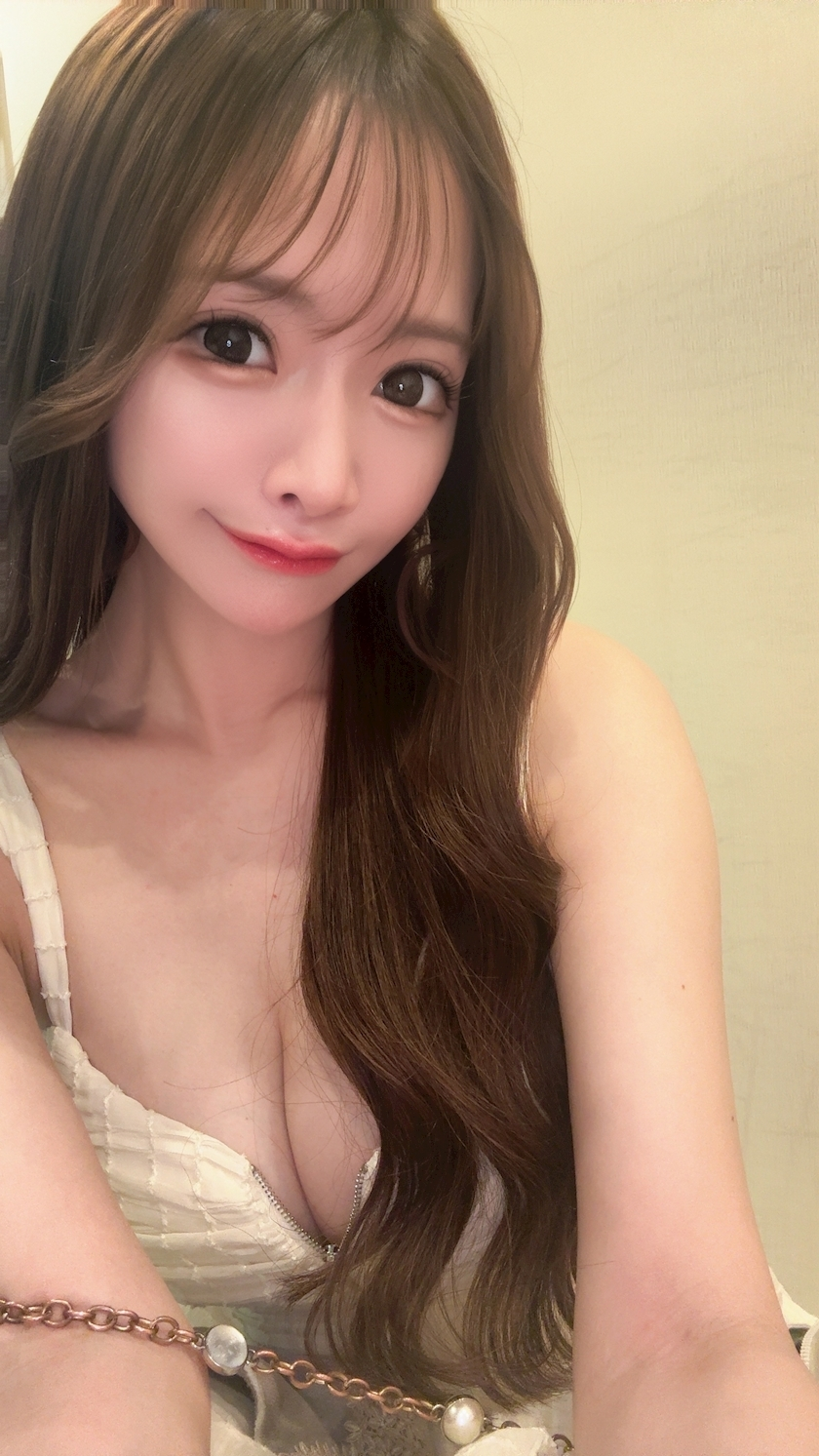 葉月 りほ