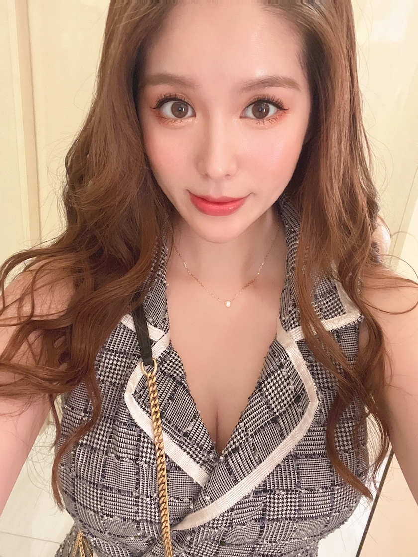 黒輝 りさ