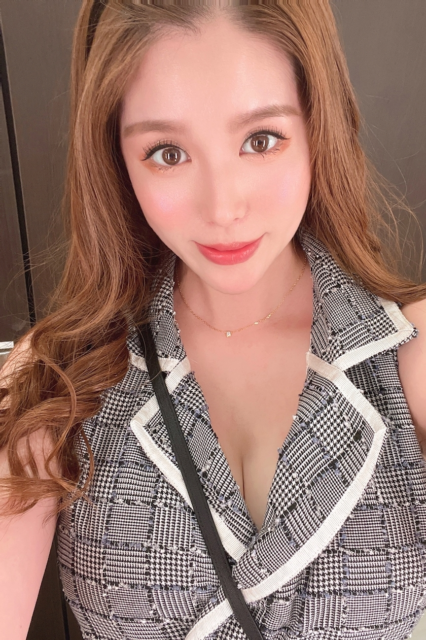 黒輝 りさ