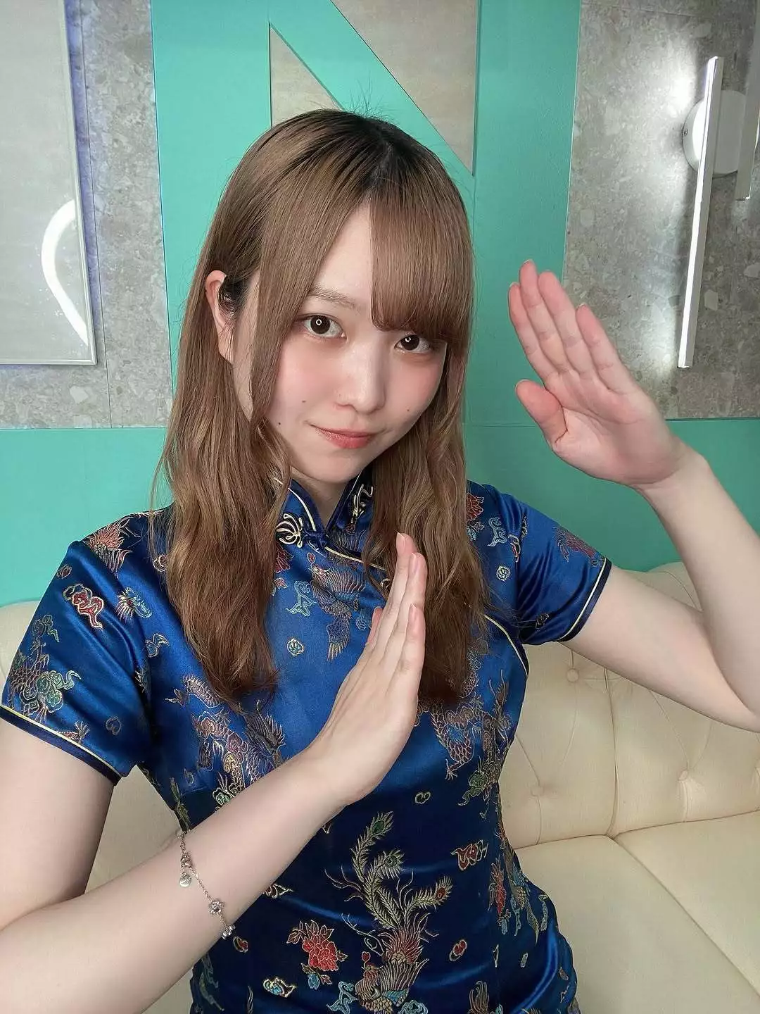 にこ