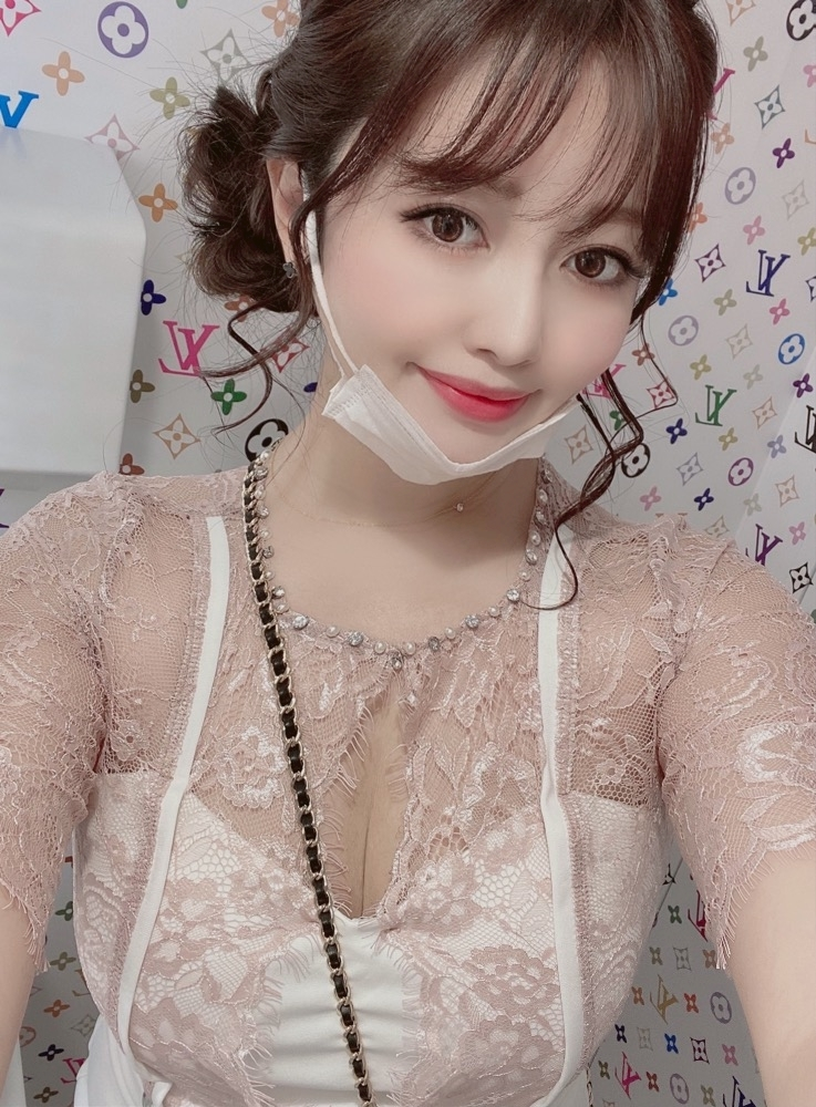妃 えりな