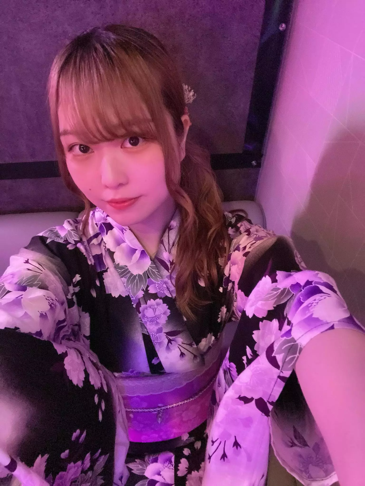 にこ