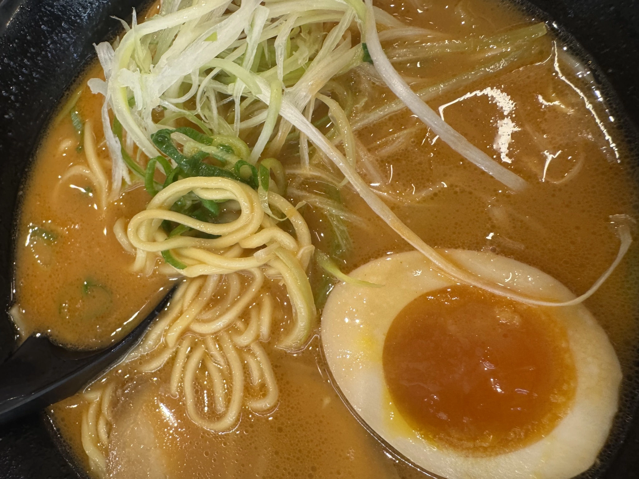 にこる