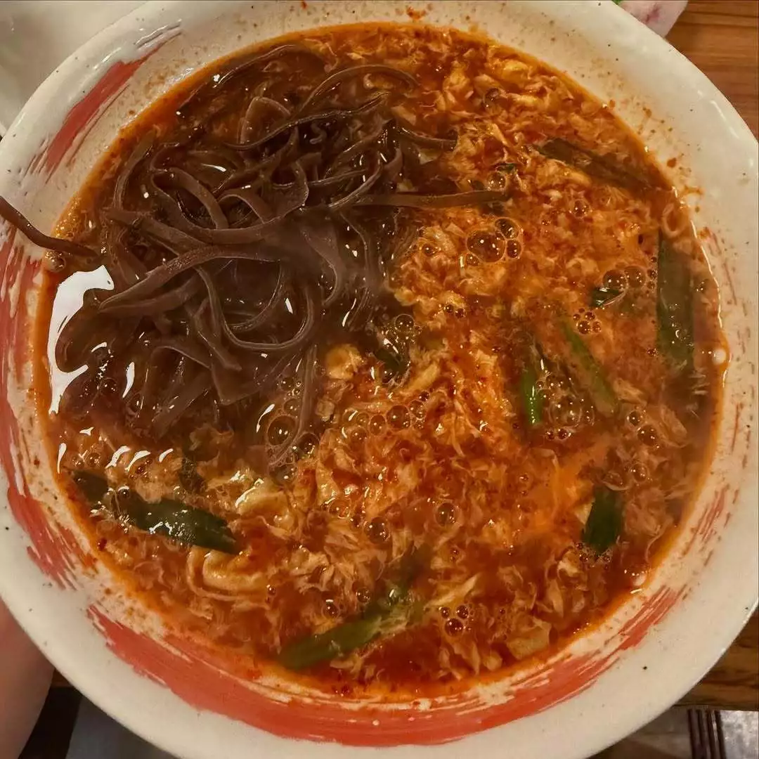 マユ