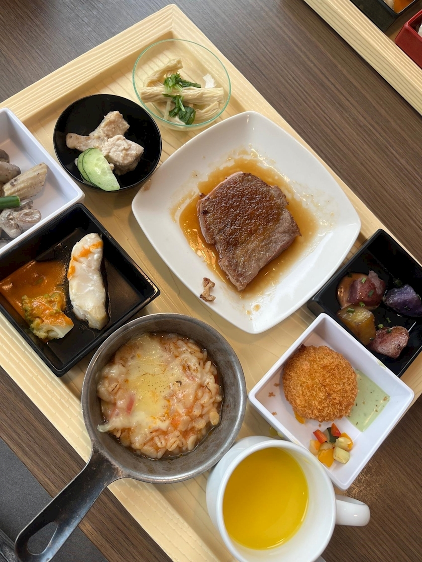 黒輝 りさ