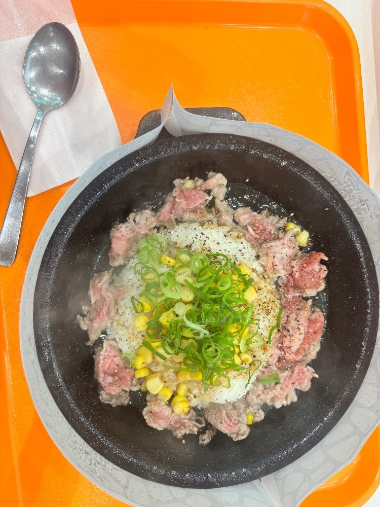 にゃる