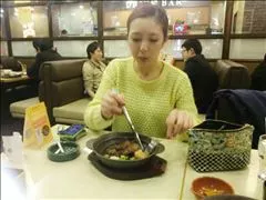 愛羽 仁美