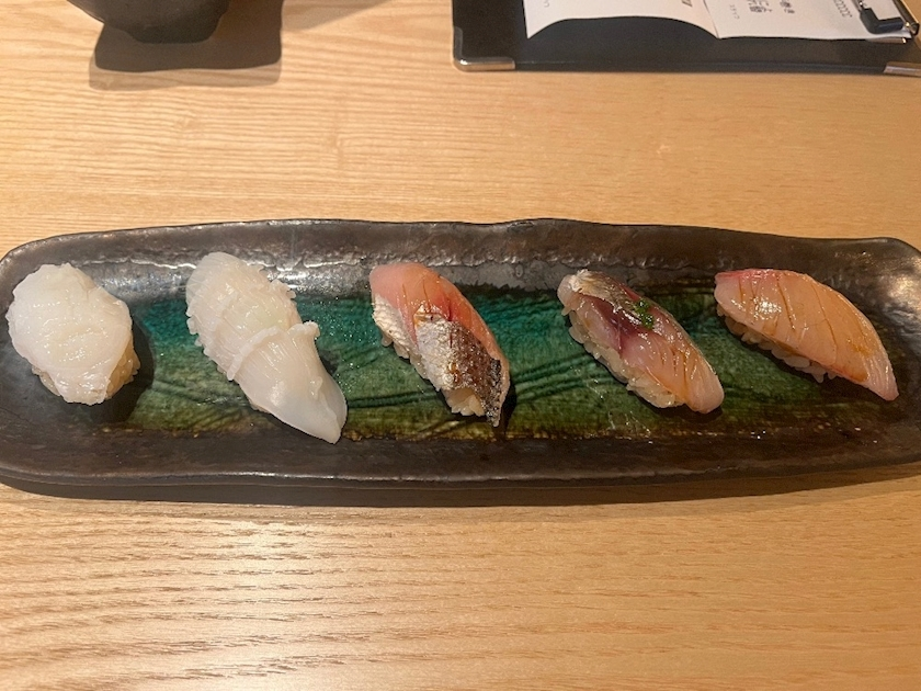 ティラノまな