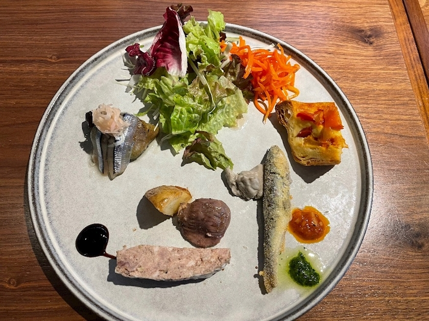 朝倉 しおり