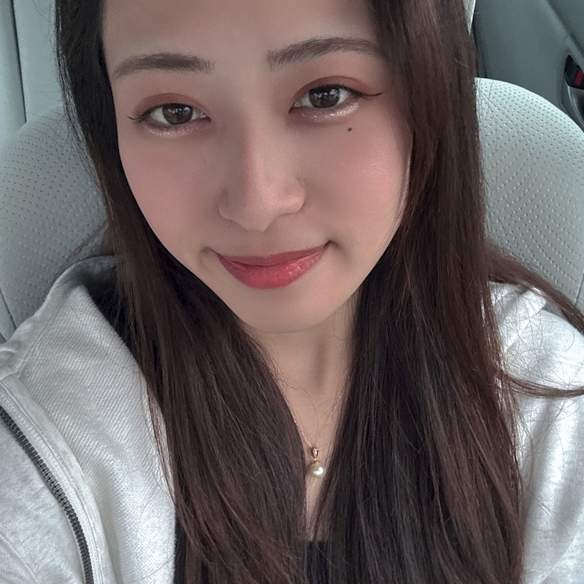 美月 ひな