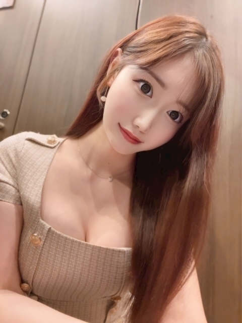 美波 ななみ
