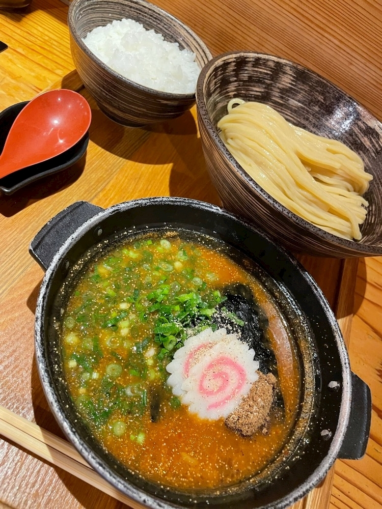 めい