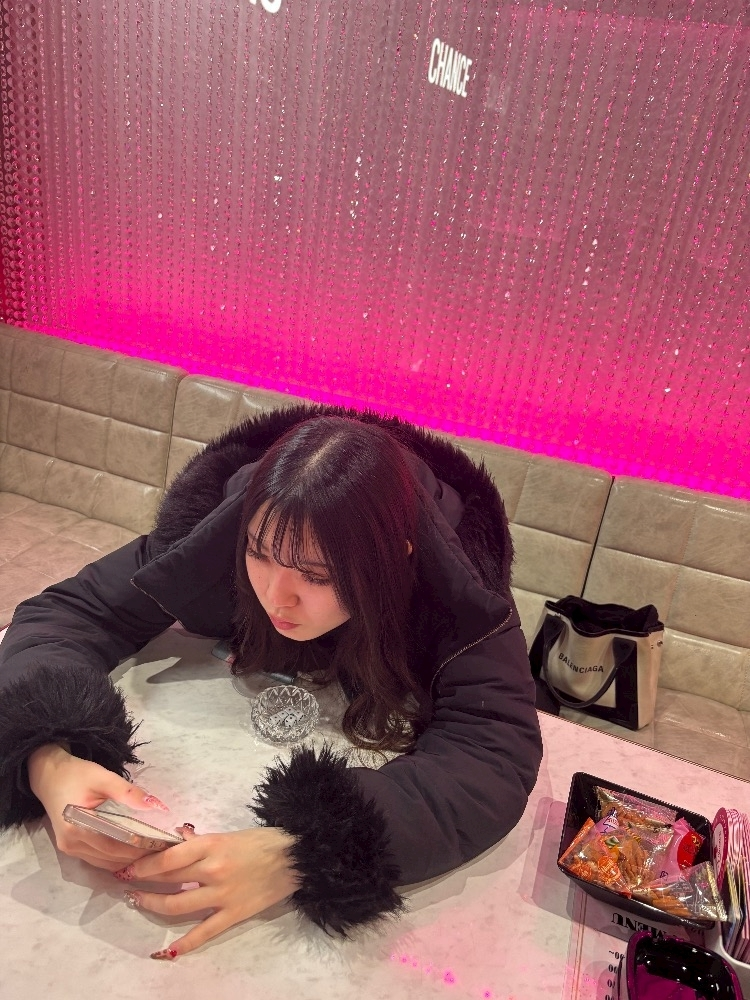 な つ
