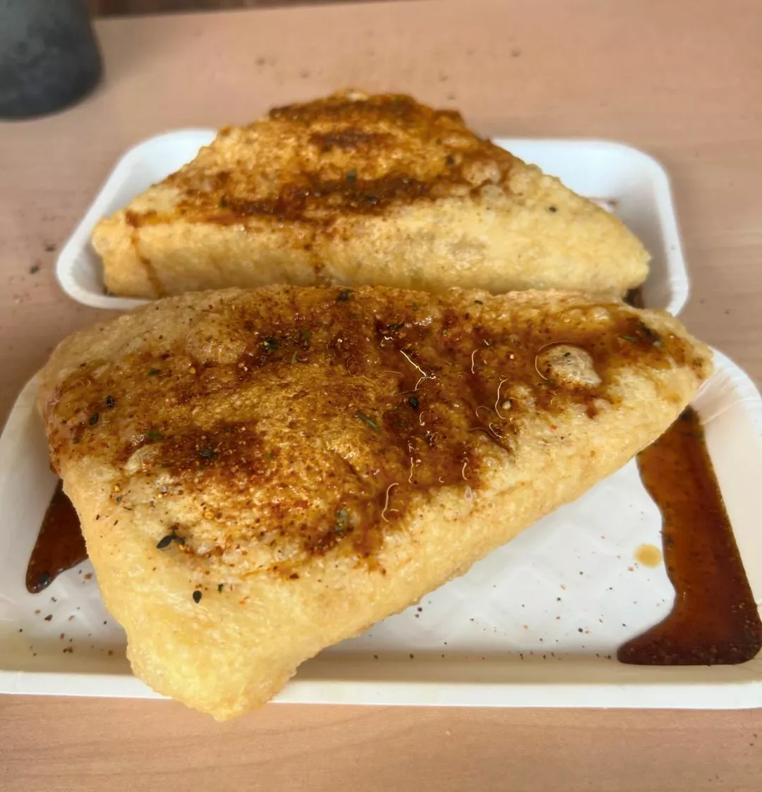 マユ