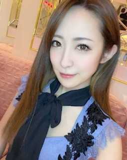 朔間 まりな
