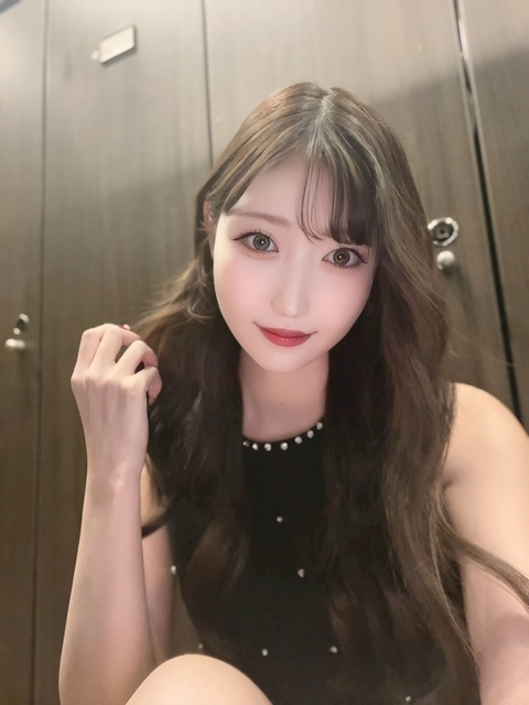 美波 ななみ