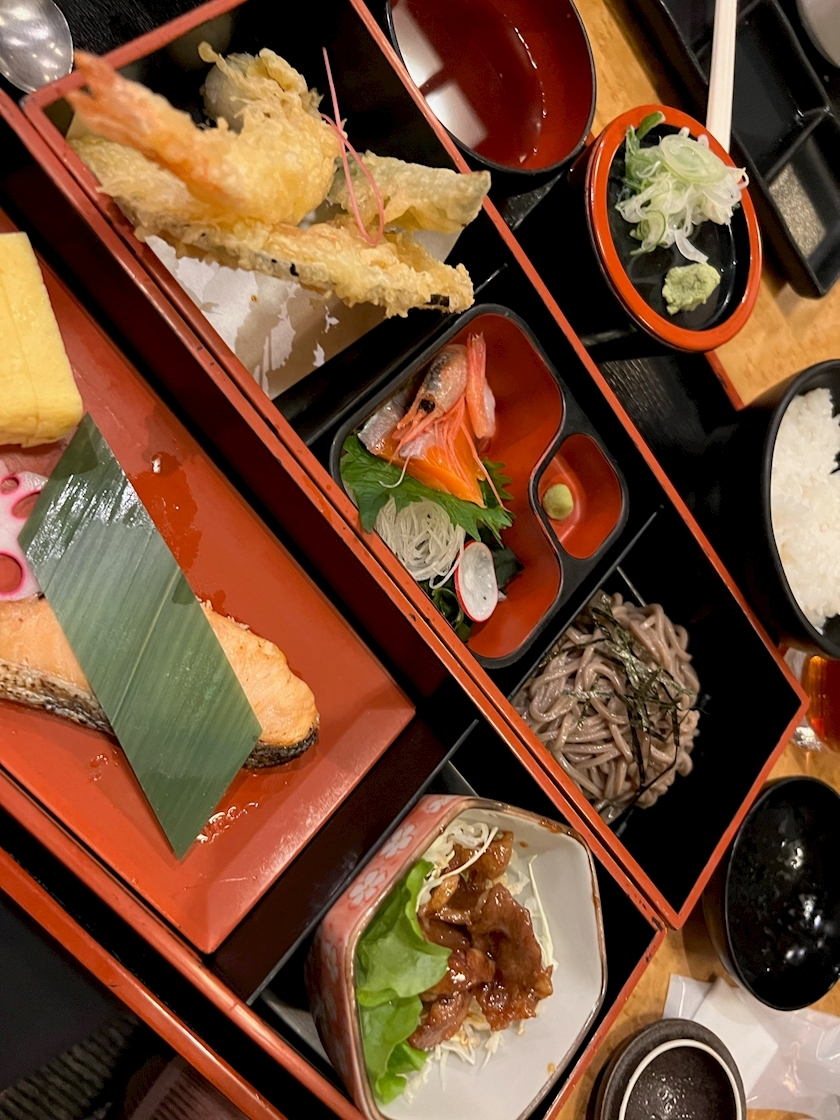 華月 まお