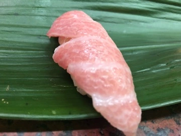一咲 エム
