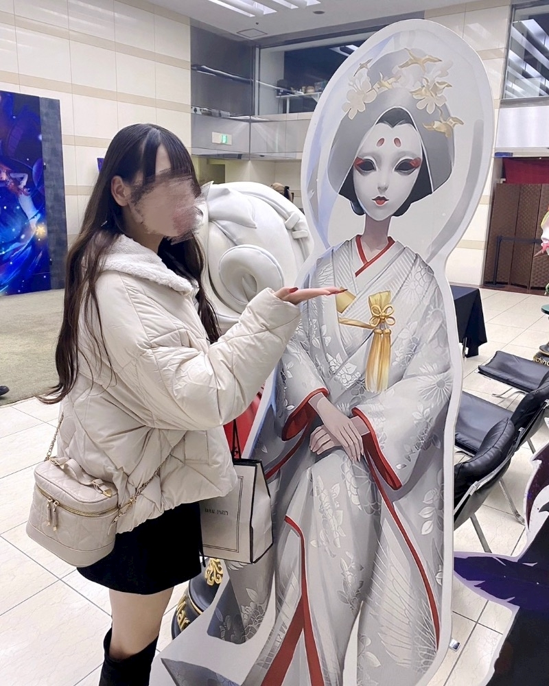ティラノまな