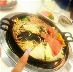 愛羽 仁美