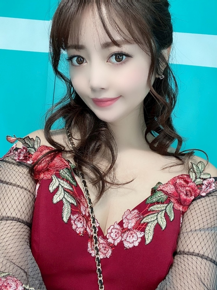 妃 えりな