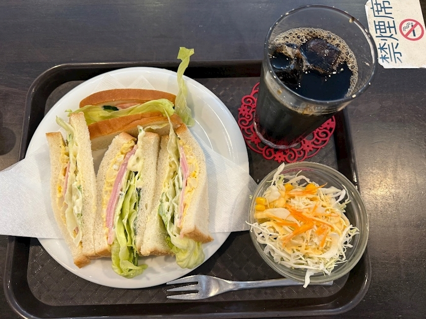 朝倉 しおり