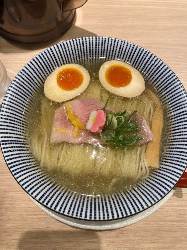 にこ
